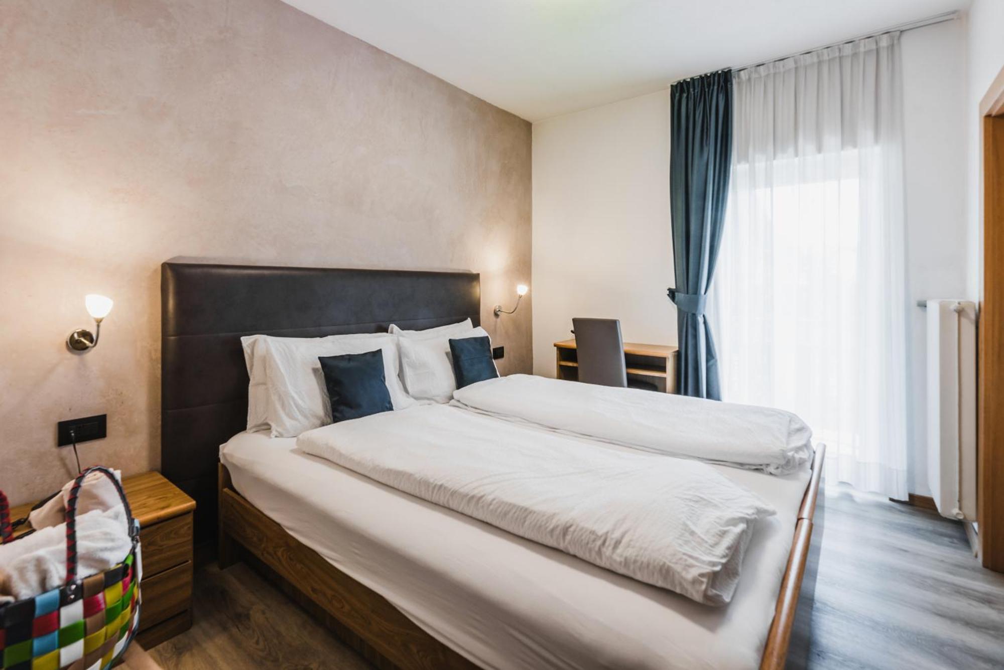 Hotel Arnika ポッツァ・ディ・ファッサ エクステリア 写真