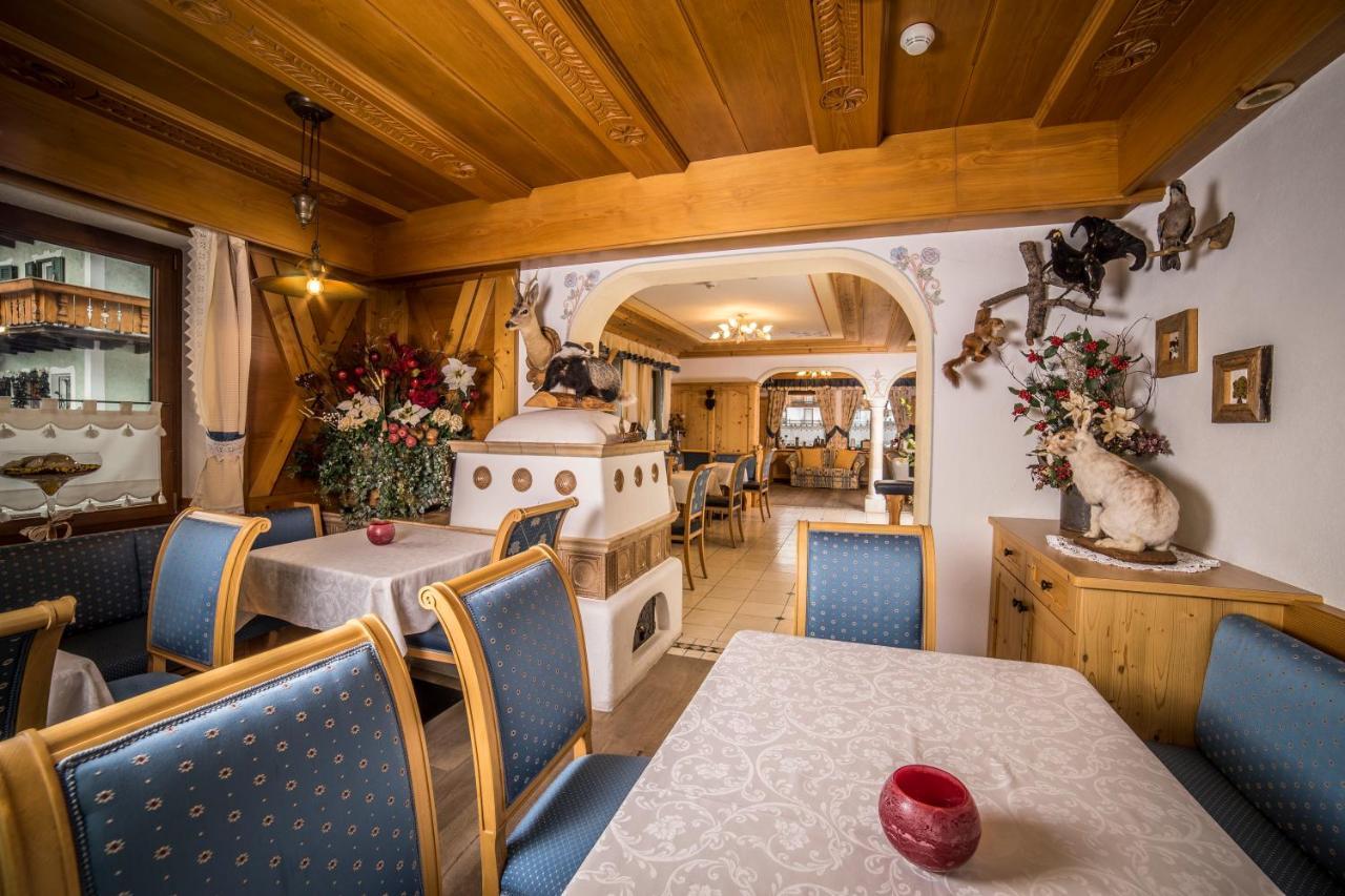 Hotel Arnika ポッツァ・ディ・ファッサ エクステリア 写真